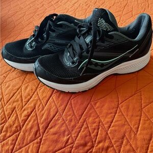 SAUCONY COHESION RUNNING SHOES SIZE 8
